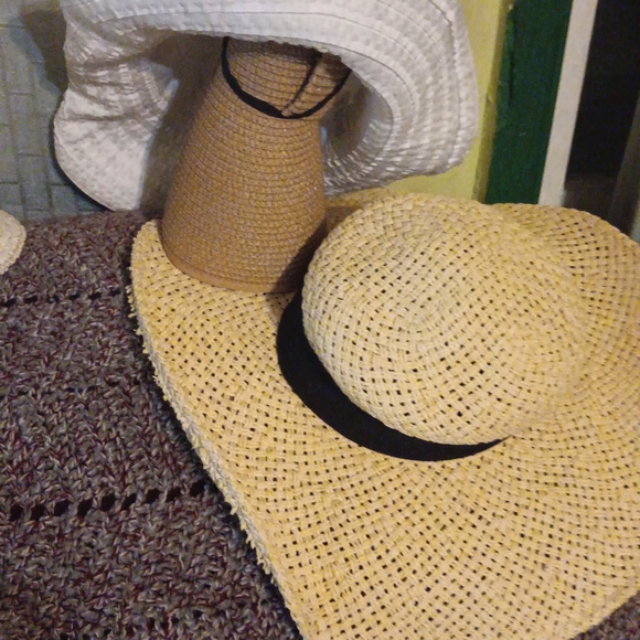 Stylish (6) Crochet Sun Hats Bundle - Picture 6 of 13